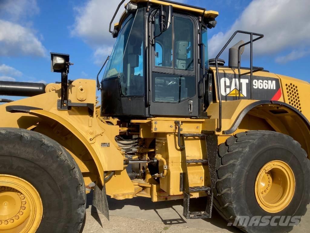 CAT 966 M Фронтальні навантажувачі