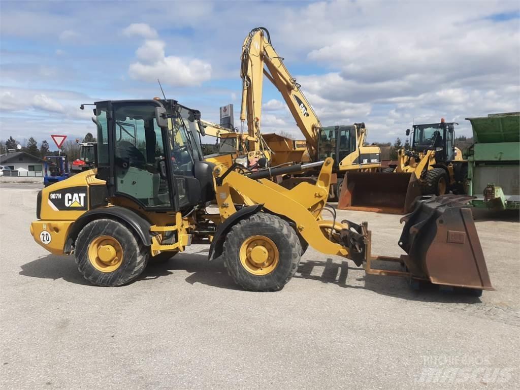 CAT 907H Фронтальні навантажувачі