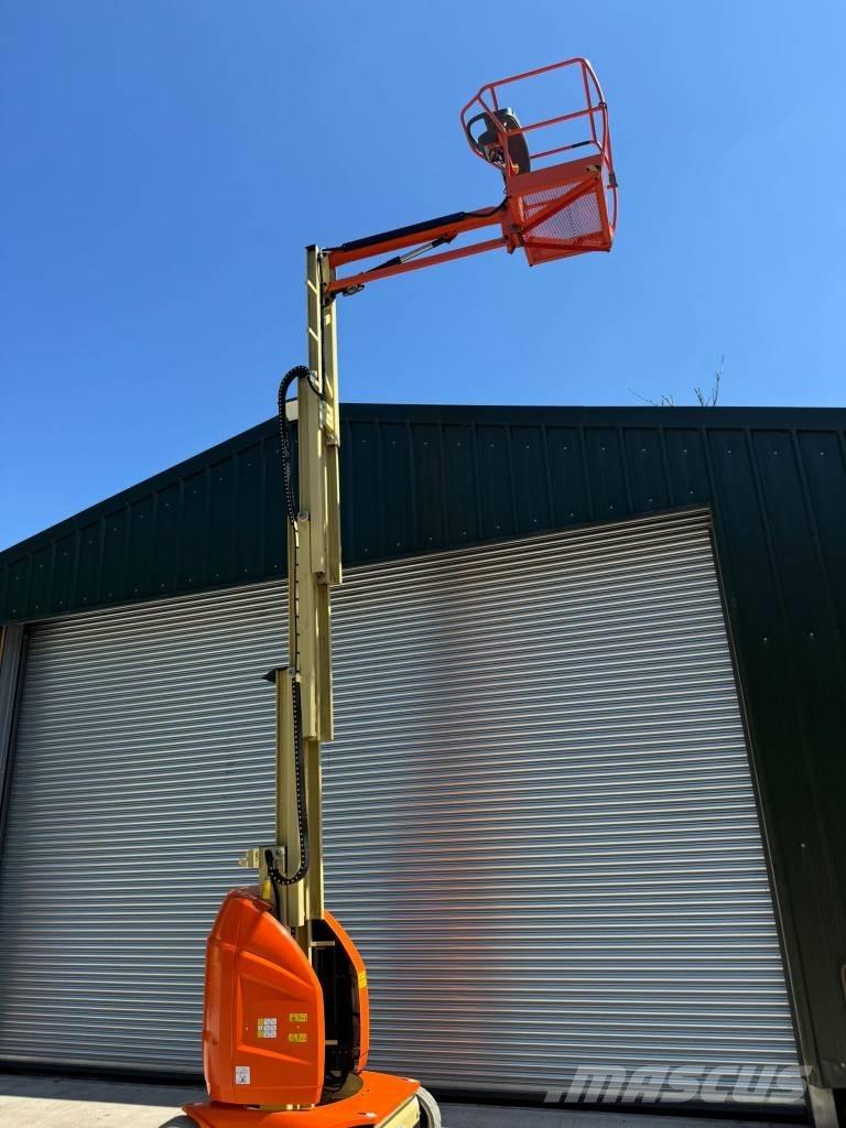 JLG Toucan 10 E-L Вертикальні щоглові підйомники