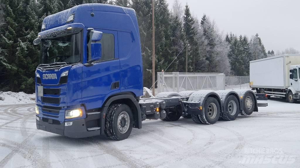 Scania R 560 8X4 ADR Шасі з кабіною
