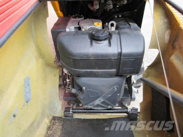 JCB HT D5 Гусеничні самоскиди