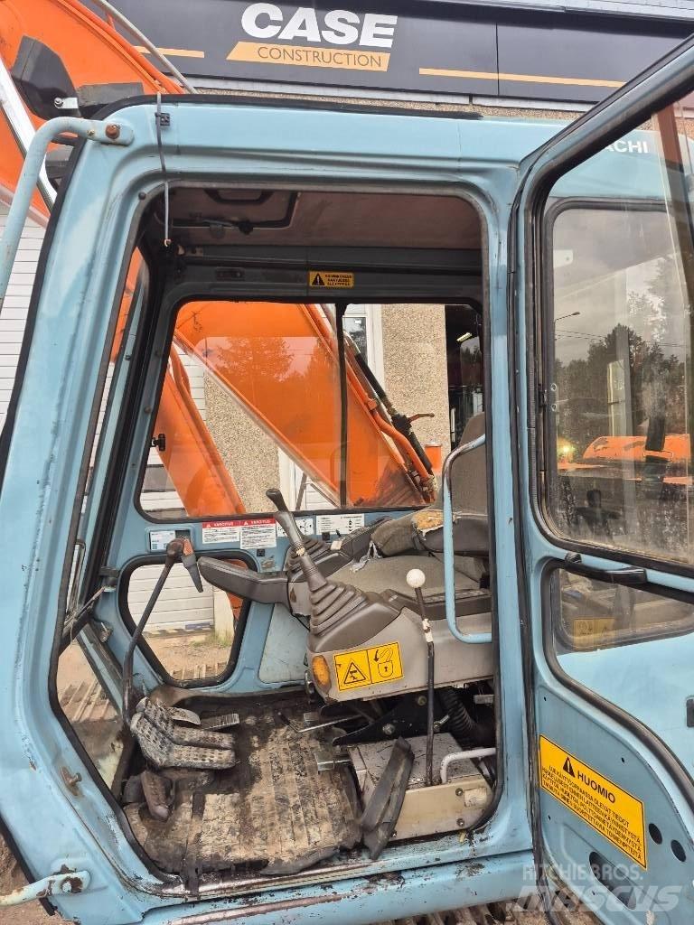 Hitachi EX 200-3 Гусеничні екскаватори