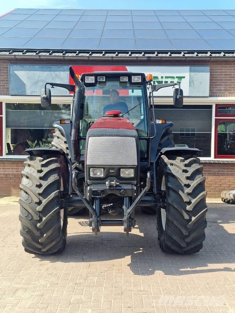 Valtra 8950 Трактори