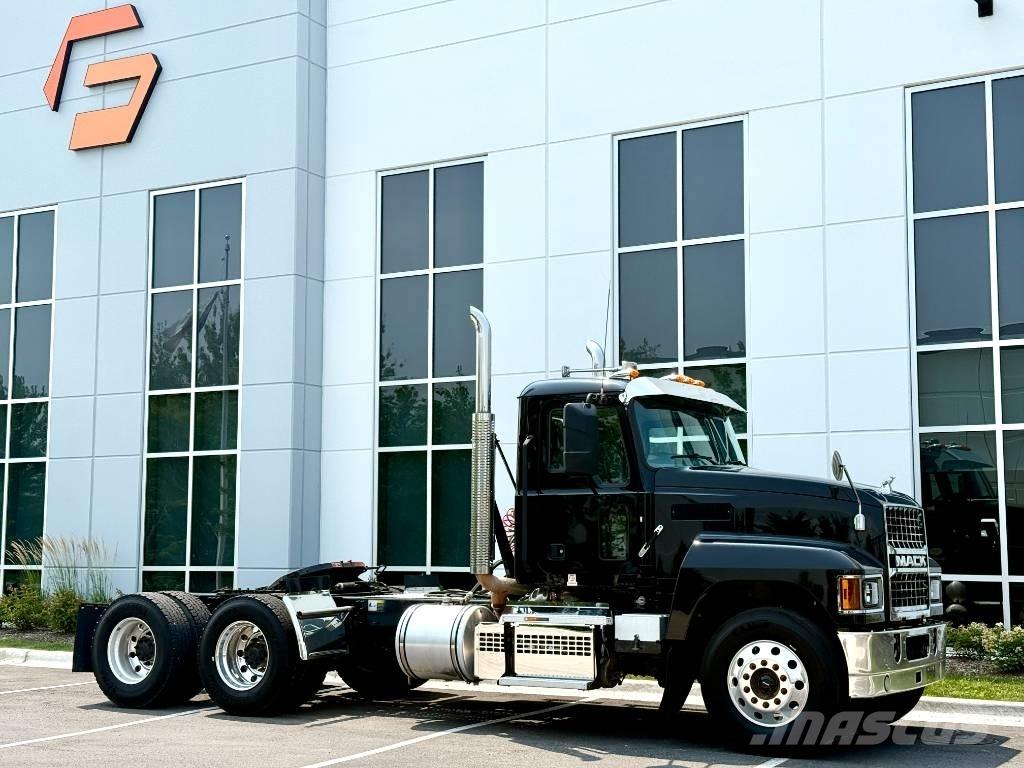 Mack Pinnacle Тягачі