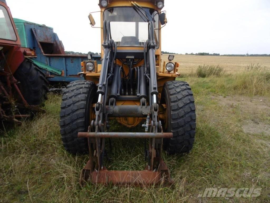 Volvo BM 4200 Фронтальні навантажувачі