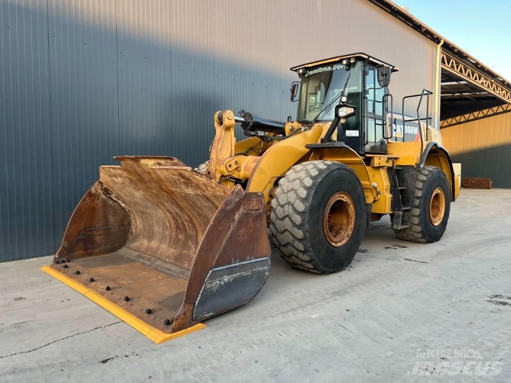 CAT 966M Фронтальні навантажувачі