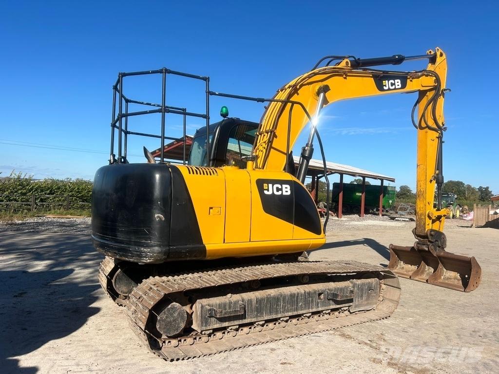 JCB JS 130 LC Гусеничні екскаватори