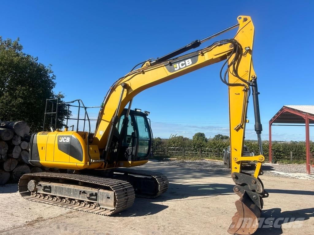 JCB JS 130 LC Гусеничні екскаватори