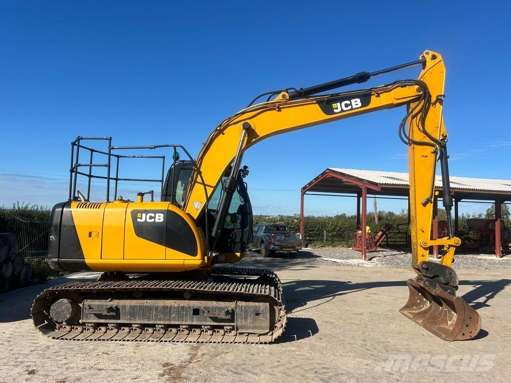 JCB JS 130 LC Гусеничні екскаватори