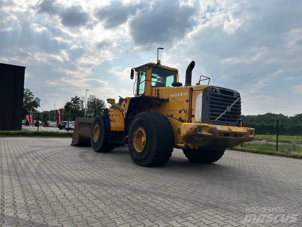 Volvo L 220 E Фронтальні навантажувачі