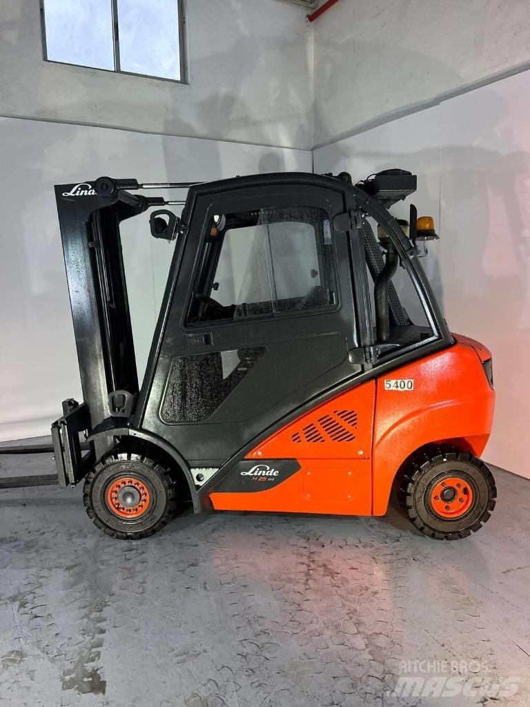 Linde H 25 D Дизельні навантажувачі