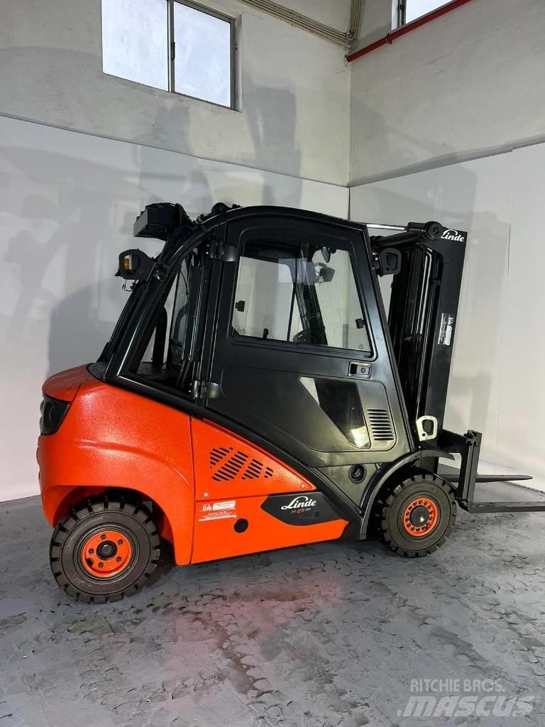 Linde H 25 D Дизельні навантажувачі