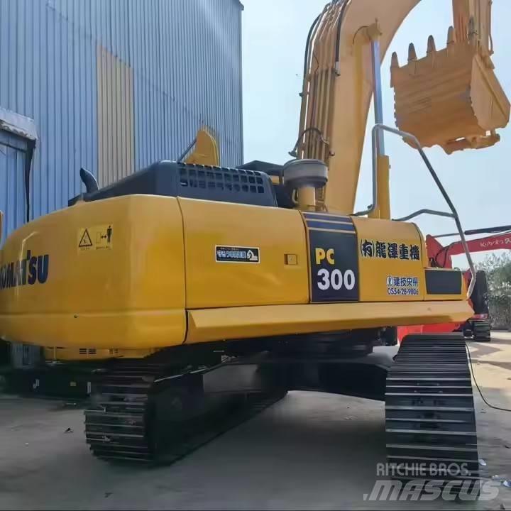 Komatsu PC300 Гусеничні екскаватори