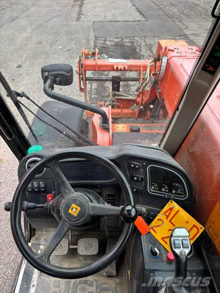 JCB 525-60 Телескопічні навантажувачі