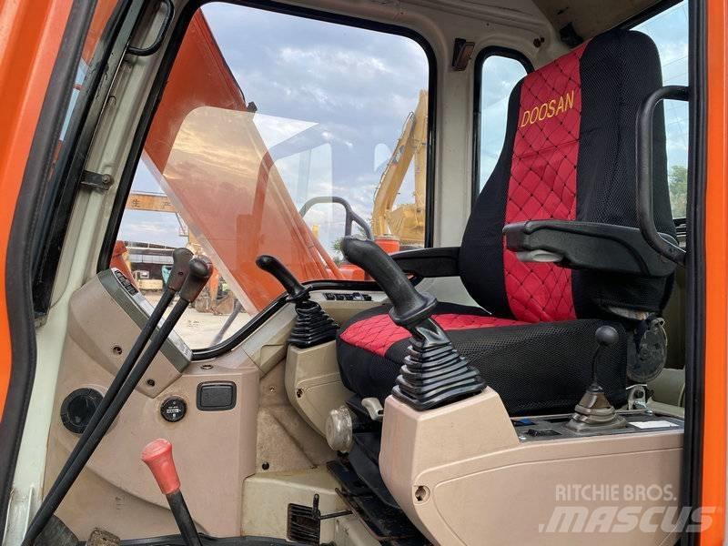 Doosan DH80G Гусеничні екскаватори