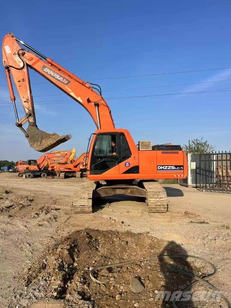 Doosan DH 225 LC-9 Гусеничні екскаватори