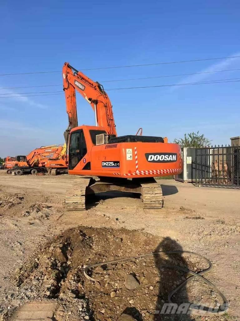 Doosan DH 225 LC-9 Гусеничні екскаватори