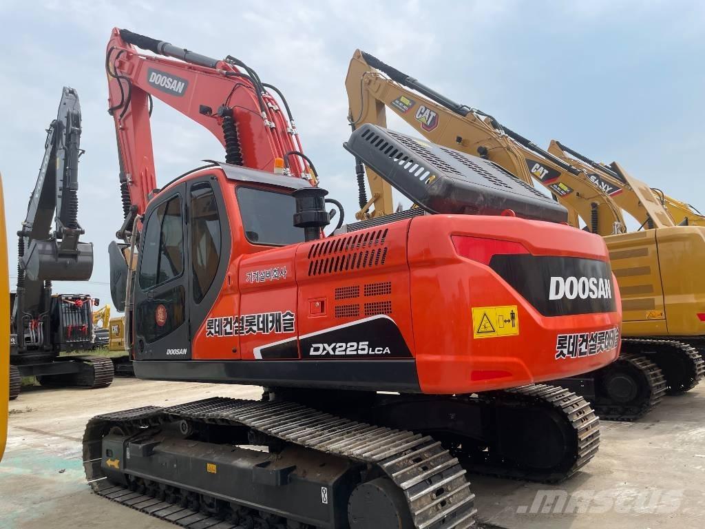 Doosan DX 225 LCA Гусеничні екскаватори
