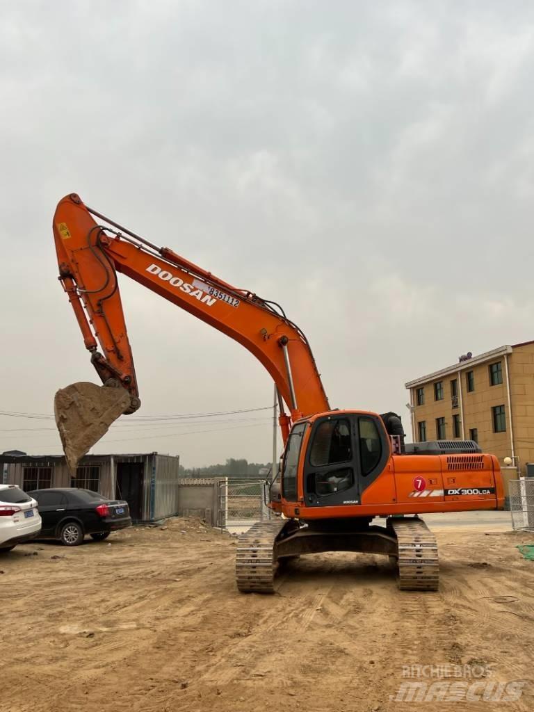 Doosan DX300LCA Гусеничні екскаватори