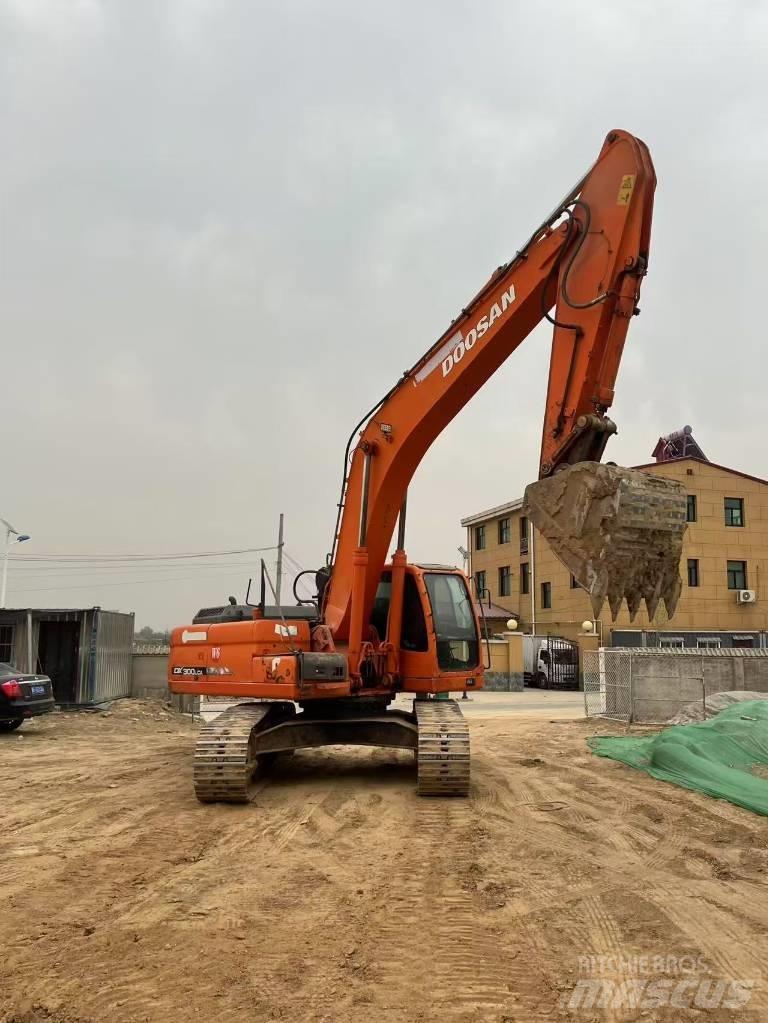 Doosan DX300LCA Гусеничні екскаватори