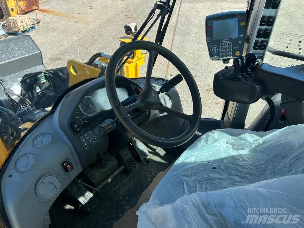 Volvo L 120 H Фронтальні навантажувачі