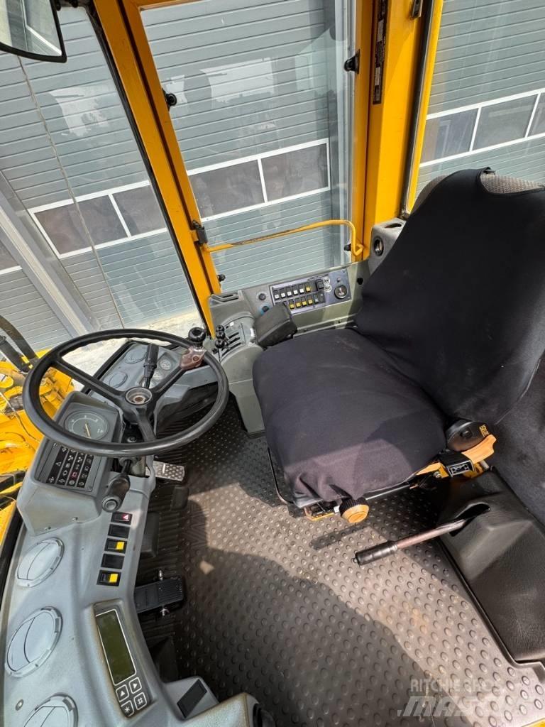 Volvo L90B Фронтальні навантажувачі