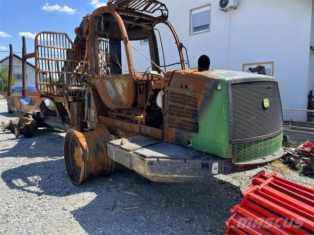 John Deere 1110E Форвардери