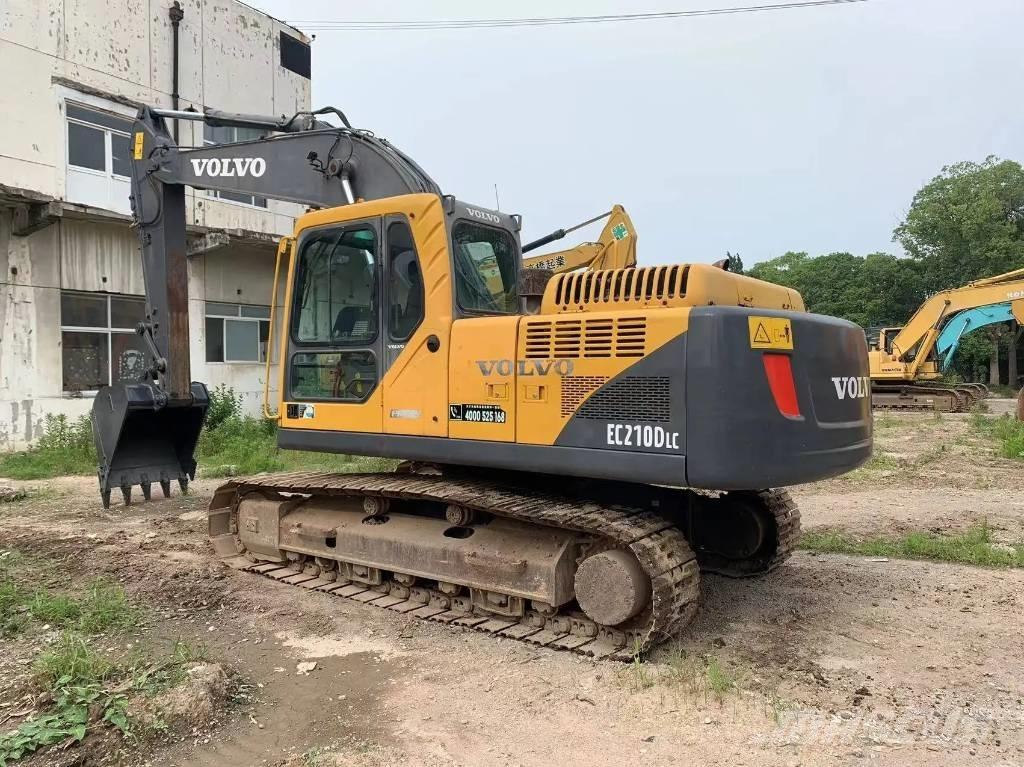 Volvo EC210 Гусеничні екскаватори