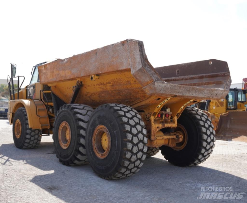CAT 740 B Зчленовані самоскиди