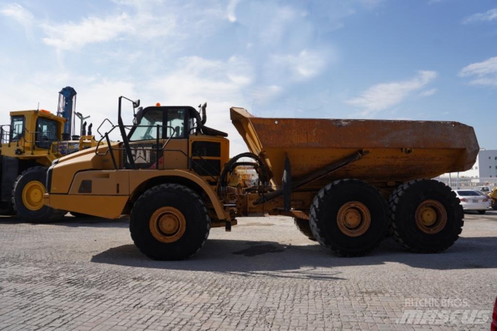 CAT 740 B Зчленовані самоскиди