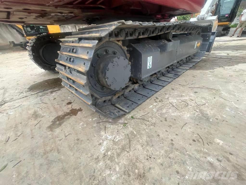 Takeuchi TB180C Гусеничні екскаватори