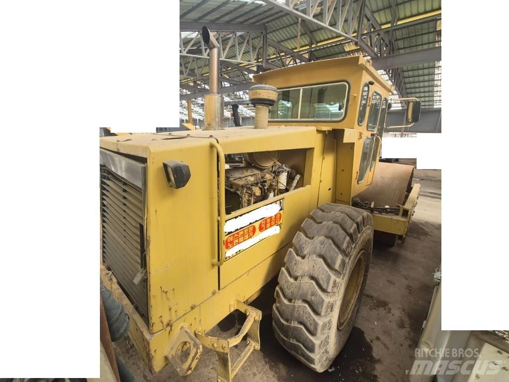 CAT CS 563 Котки тротуарні