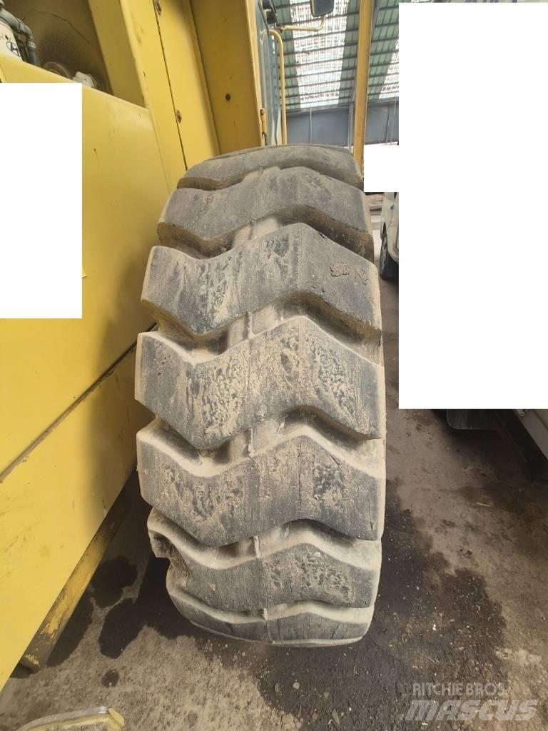 CAT CS 563 Котки тротуарні