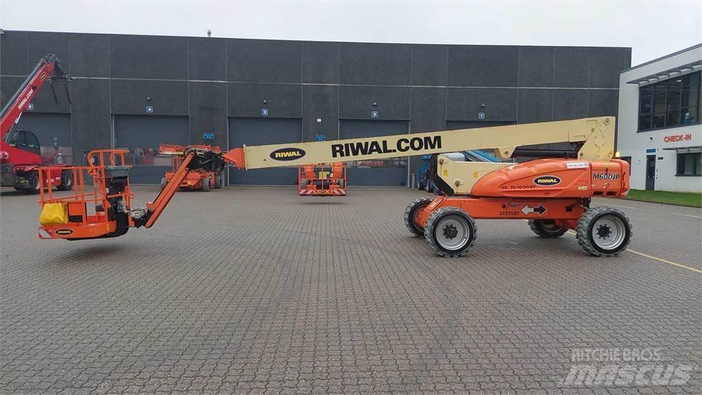 JLG M600JP Телескопічні підйомники