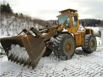 CAT 980B Фронтальні навантажувачі