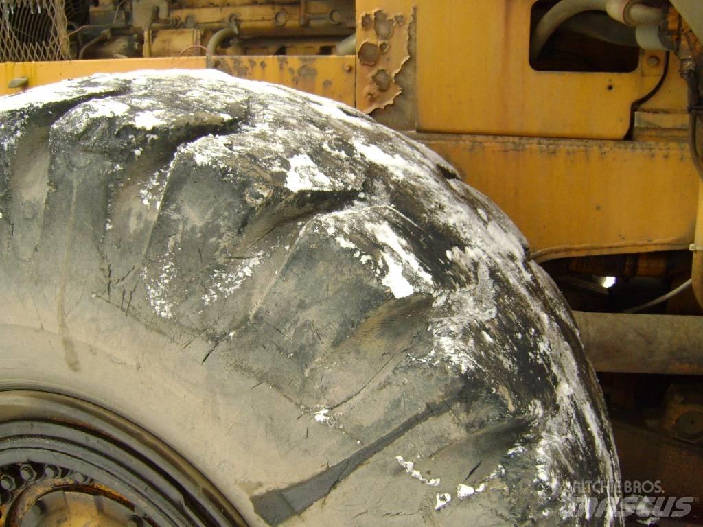CAT 980B Фронтальні навантажувачі