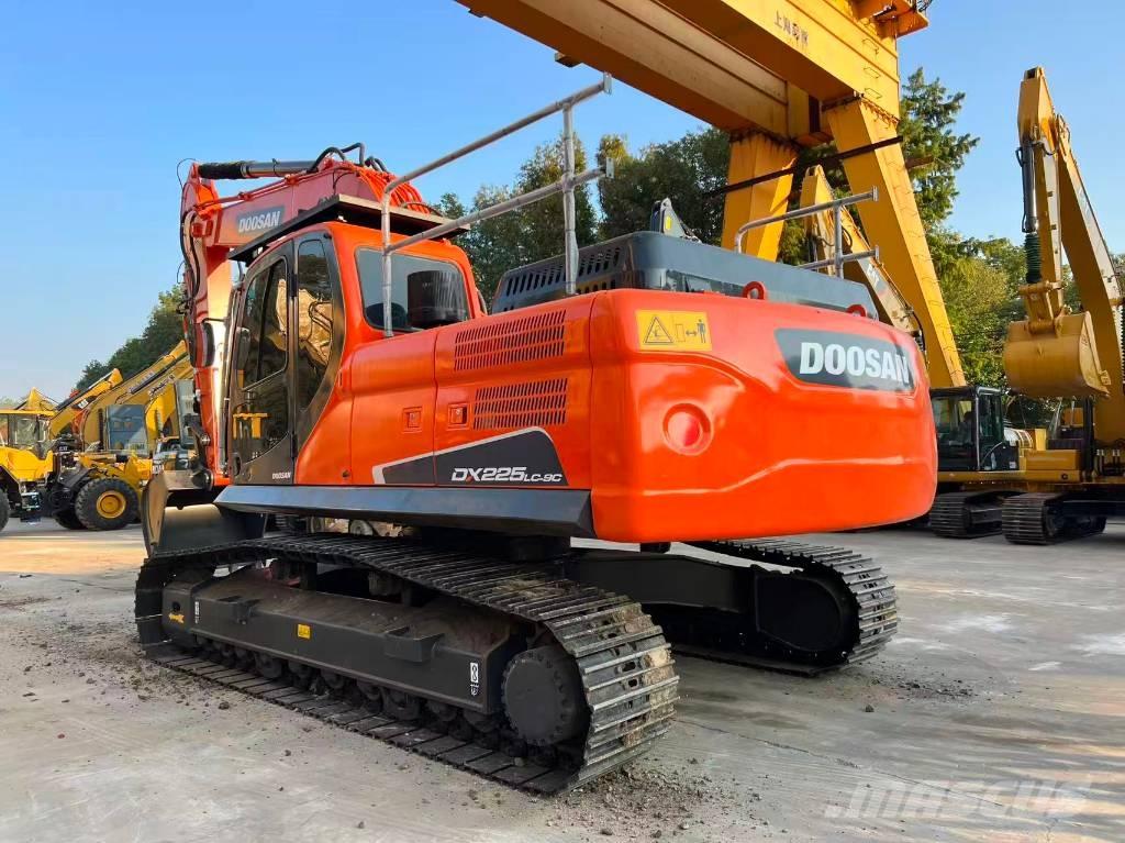 Doosan DX225LC-9C Гусеничні екскаватори