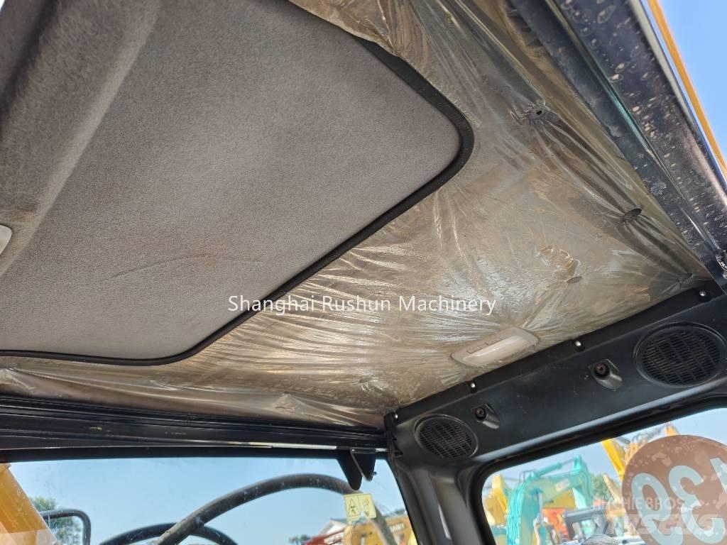 Hyundai 220 Гусеничні екскаватори