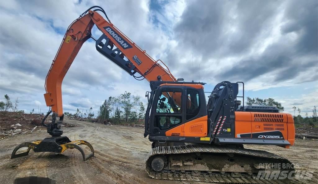 Doosan DX 225 LC-5 Гусеничні екскаватори