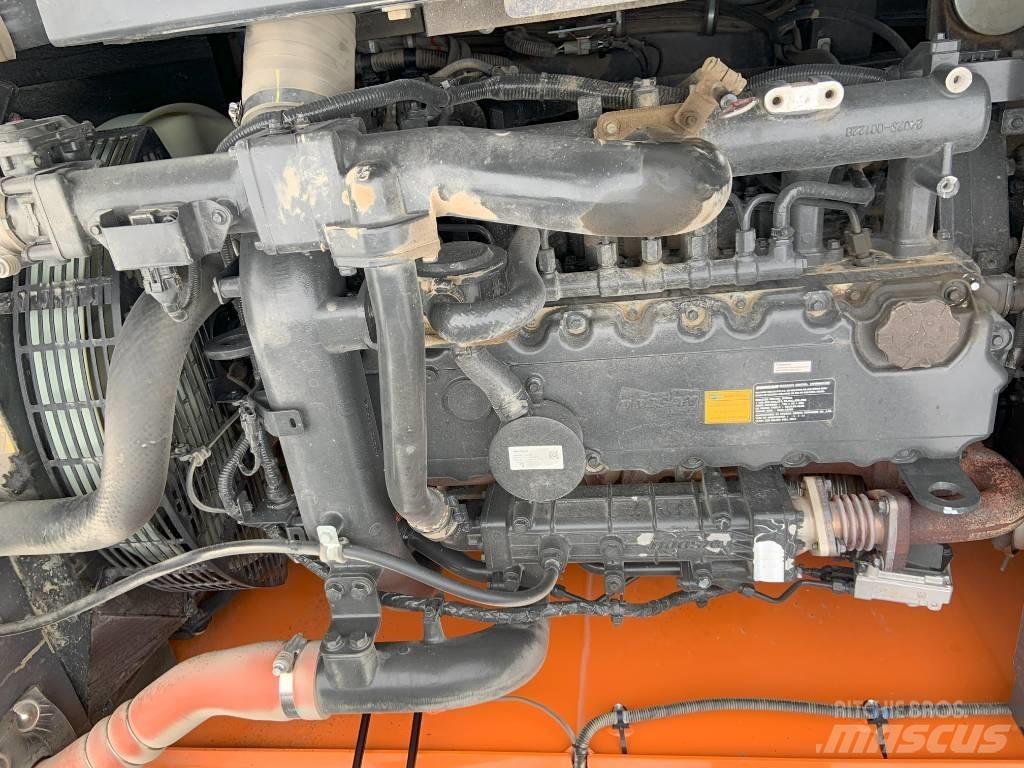 Doosan DX 225 LC-5 Гусеничні екскаватори
