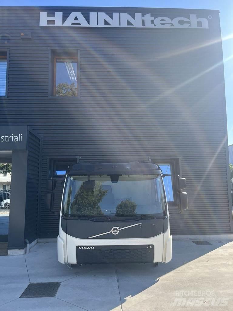 Volvo Day Cab Кабіни