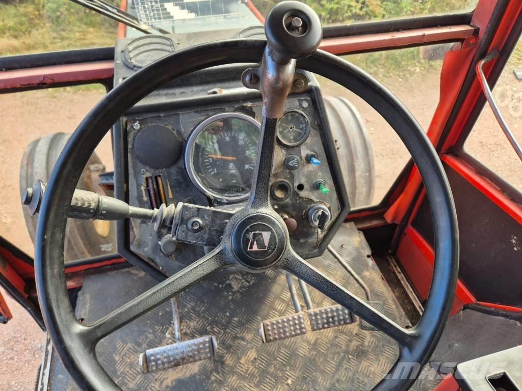 Valmet 805 Трактори