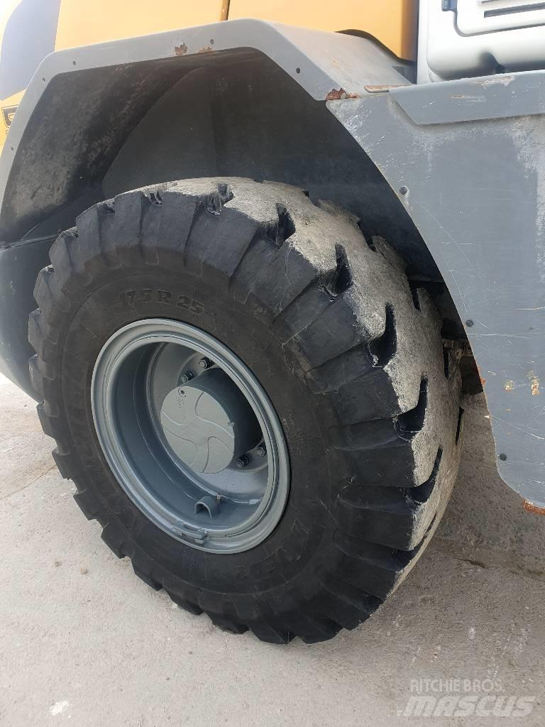Liebherr L 524 Фронтальні навантажувачі