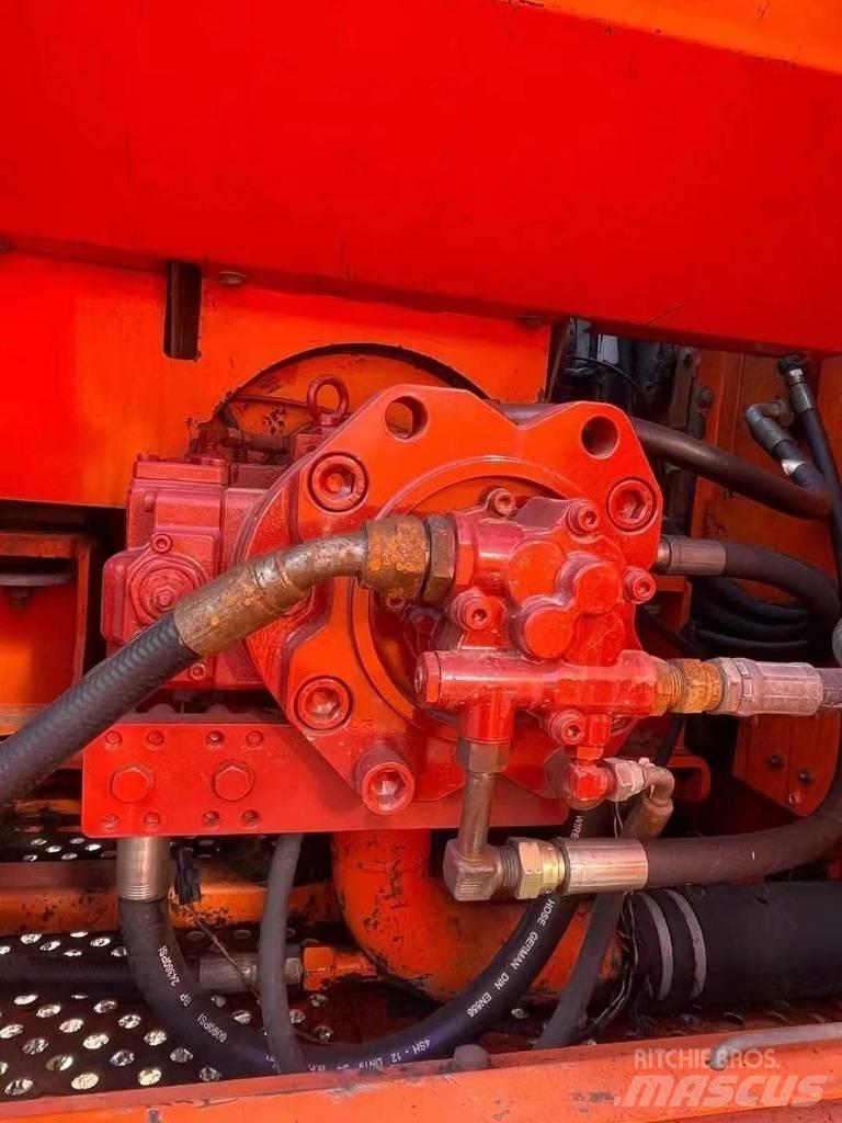 Doosan DH 300 LC-7 Гусеничні екскаватори