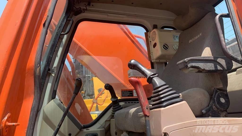 Doosan DH 300 LC-7 Гусеничні екскаватори