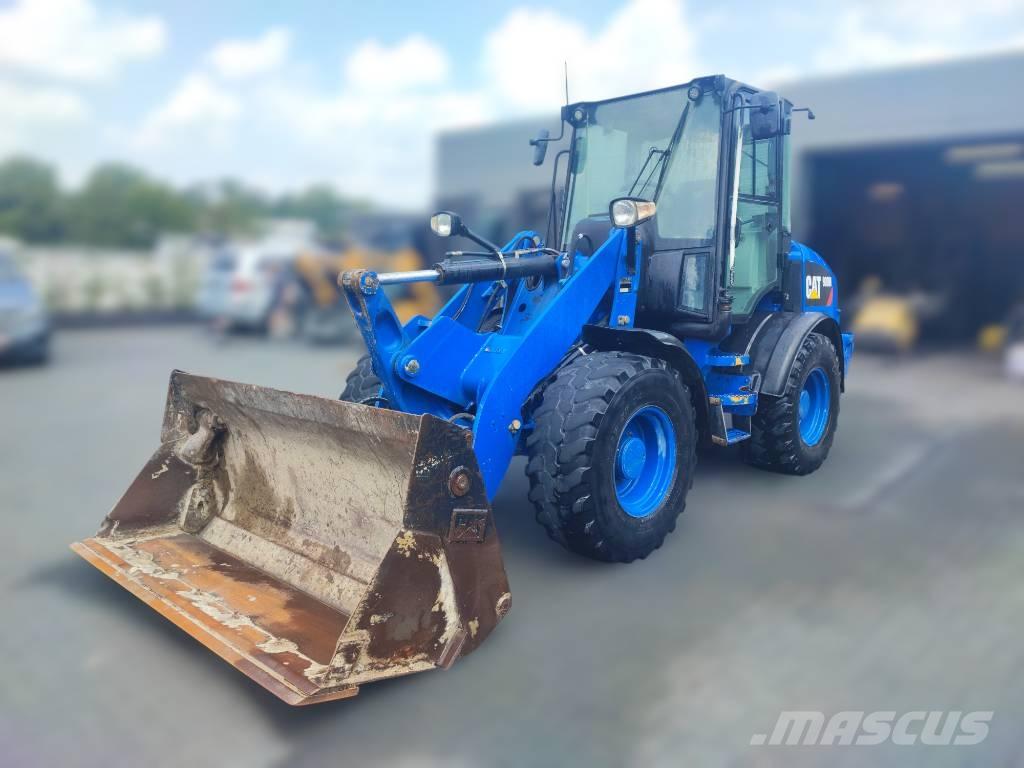 CAT 908 M Фронтальні навантажувачі