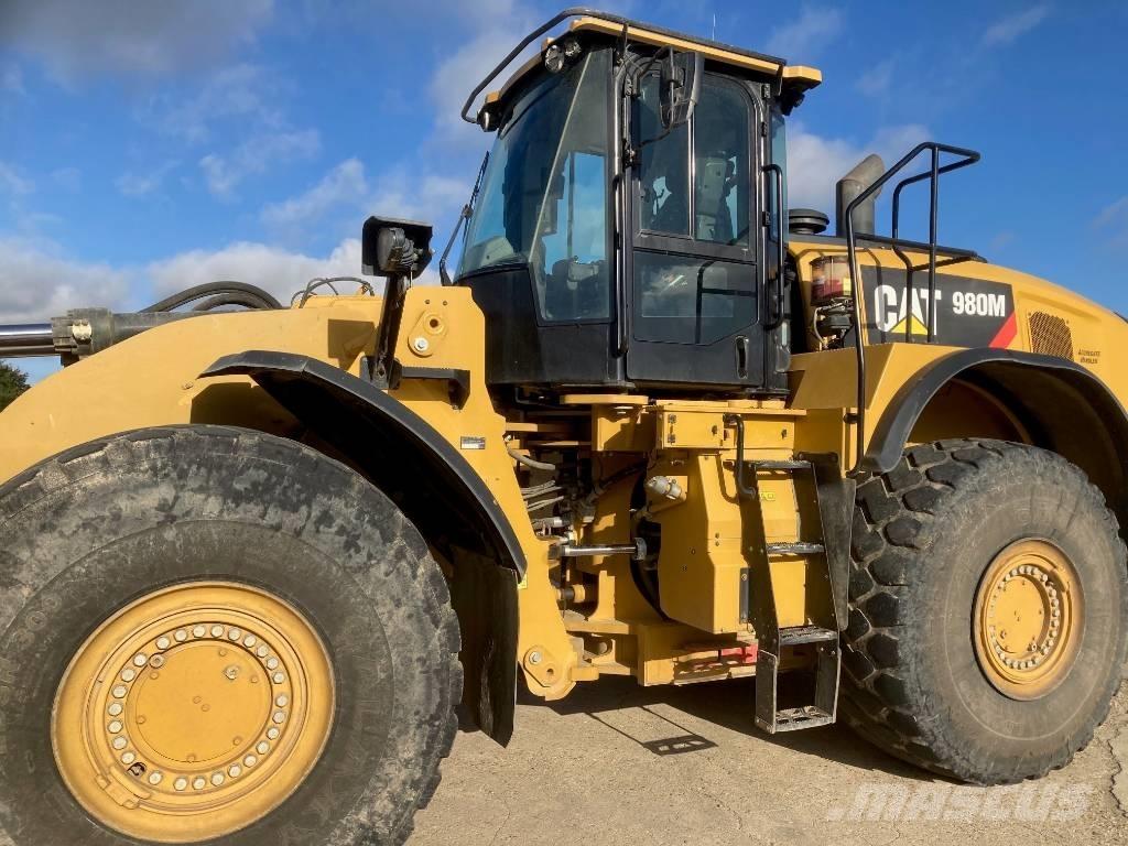 CAT 980M Фронтальні навантажувачі