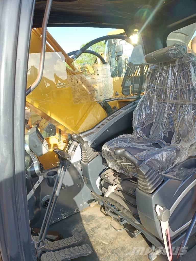 Hyundai R220LC-9S Гусеничні екскаватори