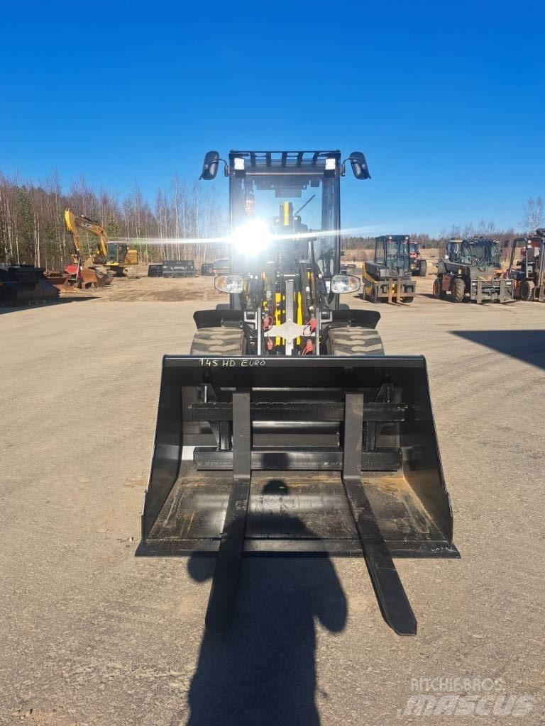 JCB 403 Багатофункціональне обладнання для вантажних і землекопальних робіт
