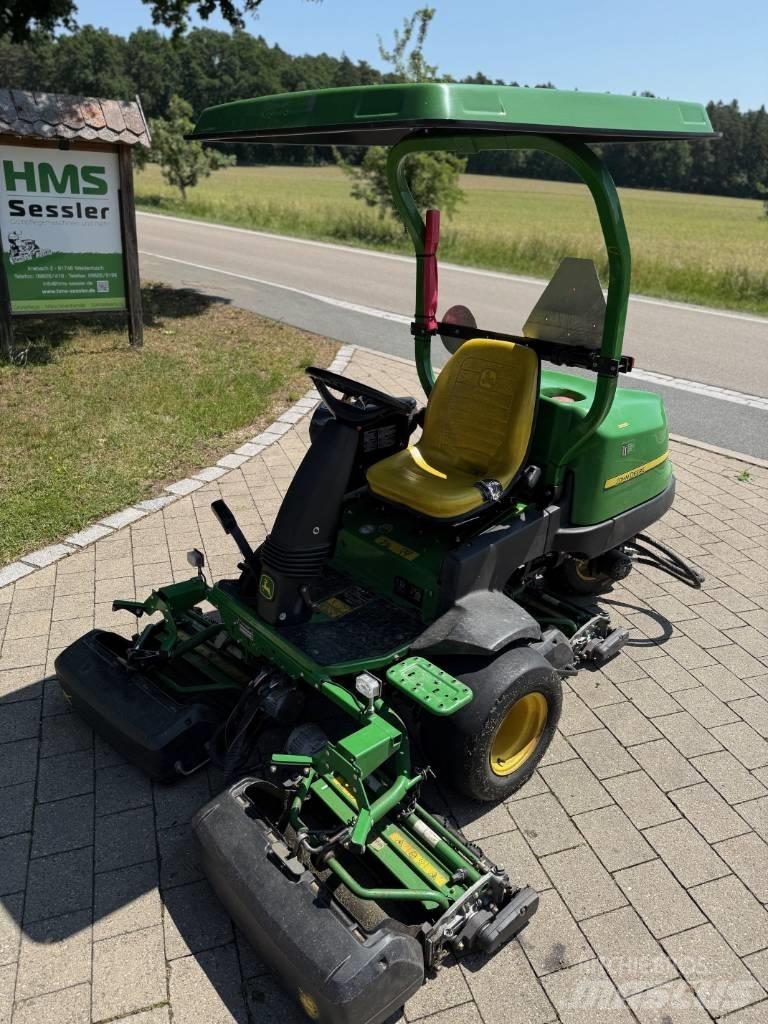 John Deere 2500 E Газонокосарки